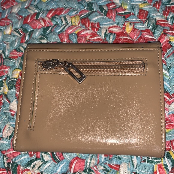 Guess Wallet (small) - Picture 8 of 10
